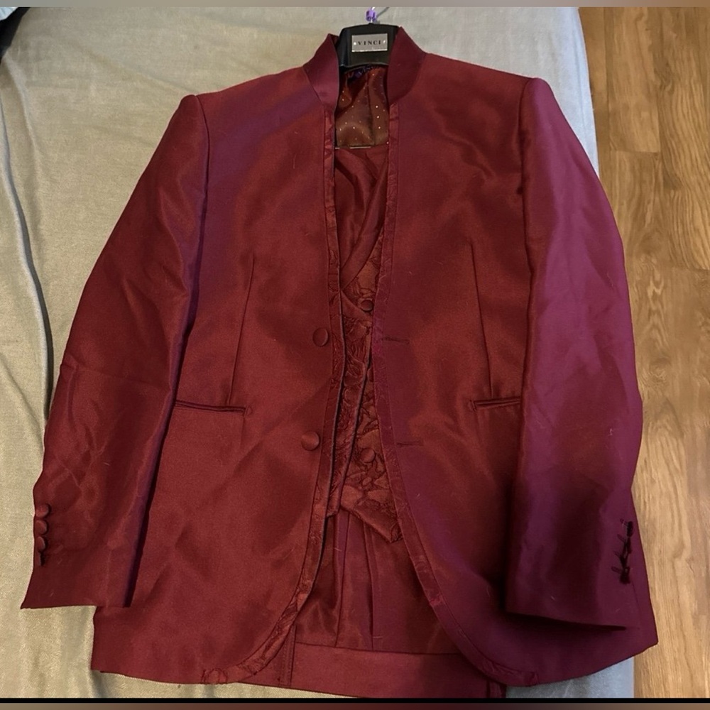 Vinci Mahogany Suit including the Jacket, Vest, and Pants.